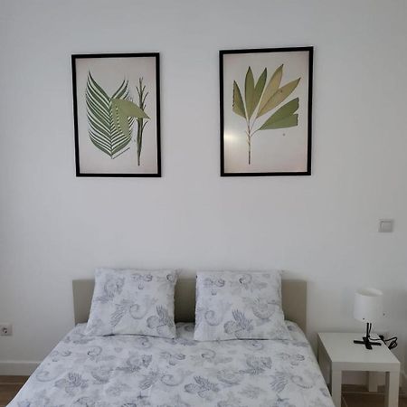 Apartamento Bonito Piso A 300 M De Metro Garcia Noblejas Madrid Exterior foto