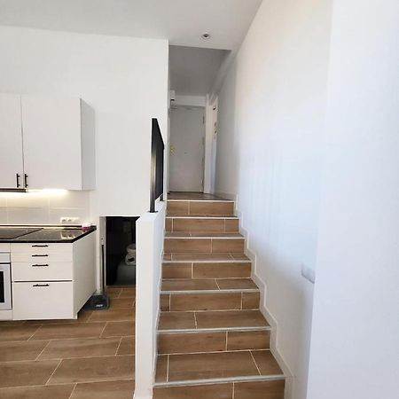 Apartamento Bonito Piso A 300 M De Metro Garcia Noblejas Madrid Exterior foto