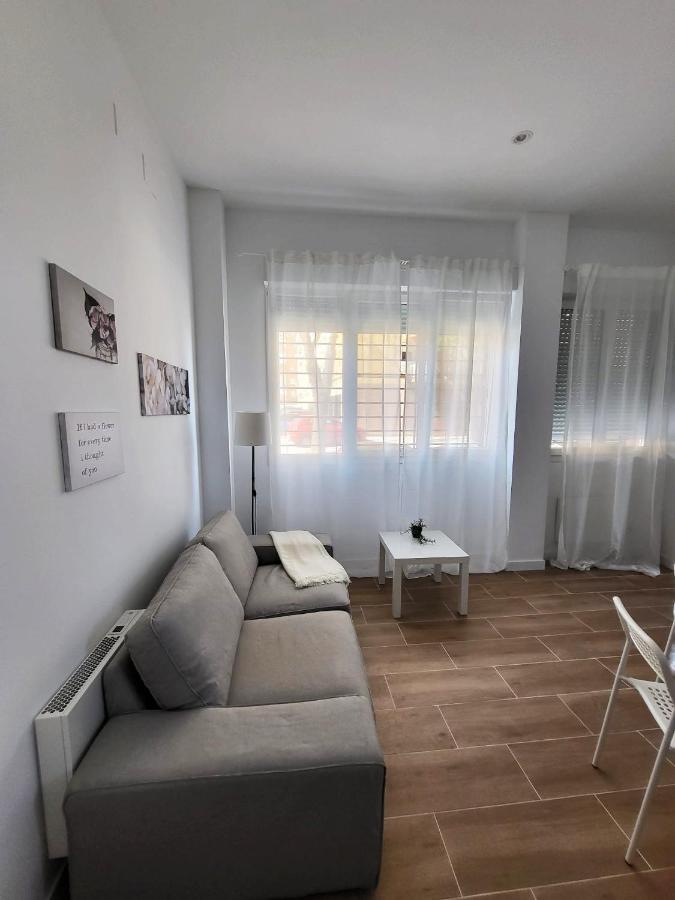 Apartamento Bonito Piso A 300 M De Metro Garcia Noblejas Madrid Exterior foto