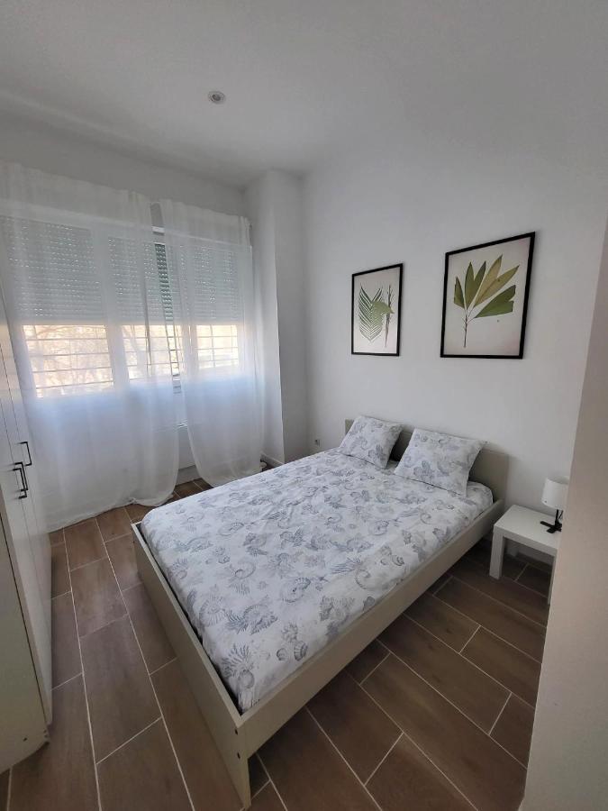 Apartamento Bonito Piso A 300 M De Metro Garcia Noblejas Madrid Exterior foto