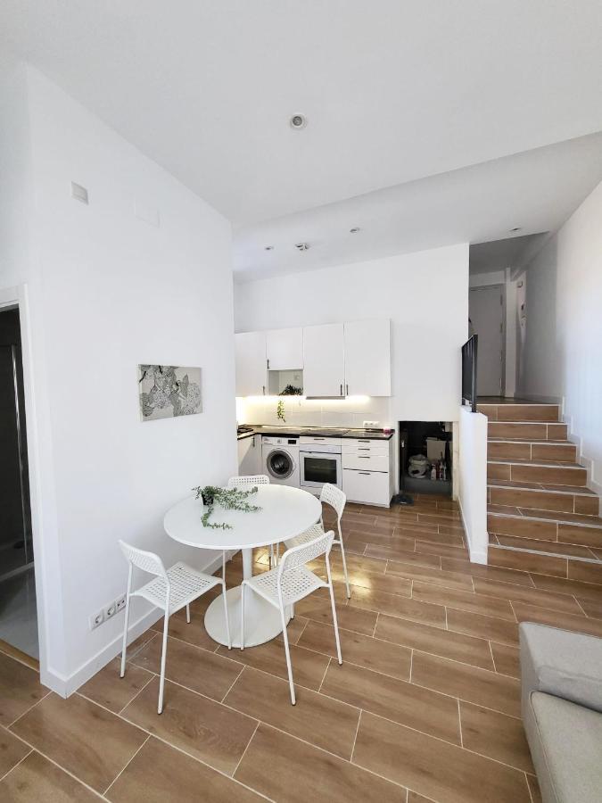 Apartamento Bonito Piso A 300 M De Metro Garcia Noblejas Madrid Exterior foto